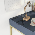42-Zoll-Schreibtisch mit Schublade, USB-Anschlüssen und Steckdosen